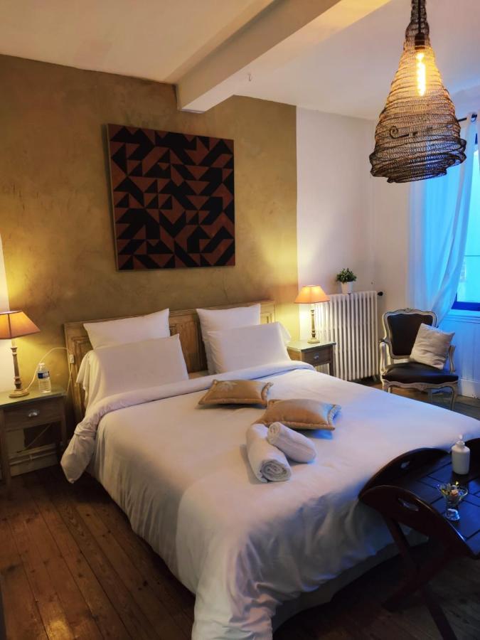 Chambre D'Hotes "Le Village" Villenouvelle Exteriör bild