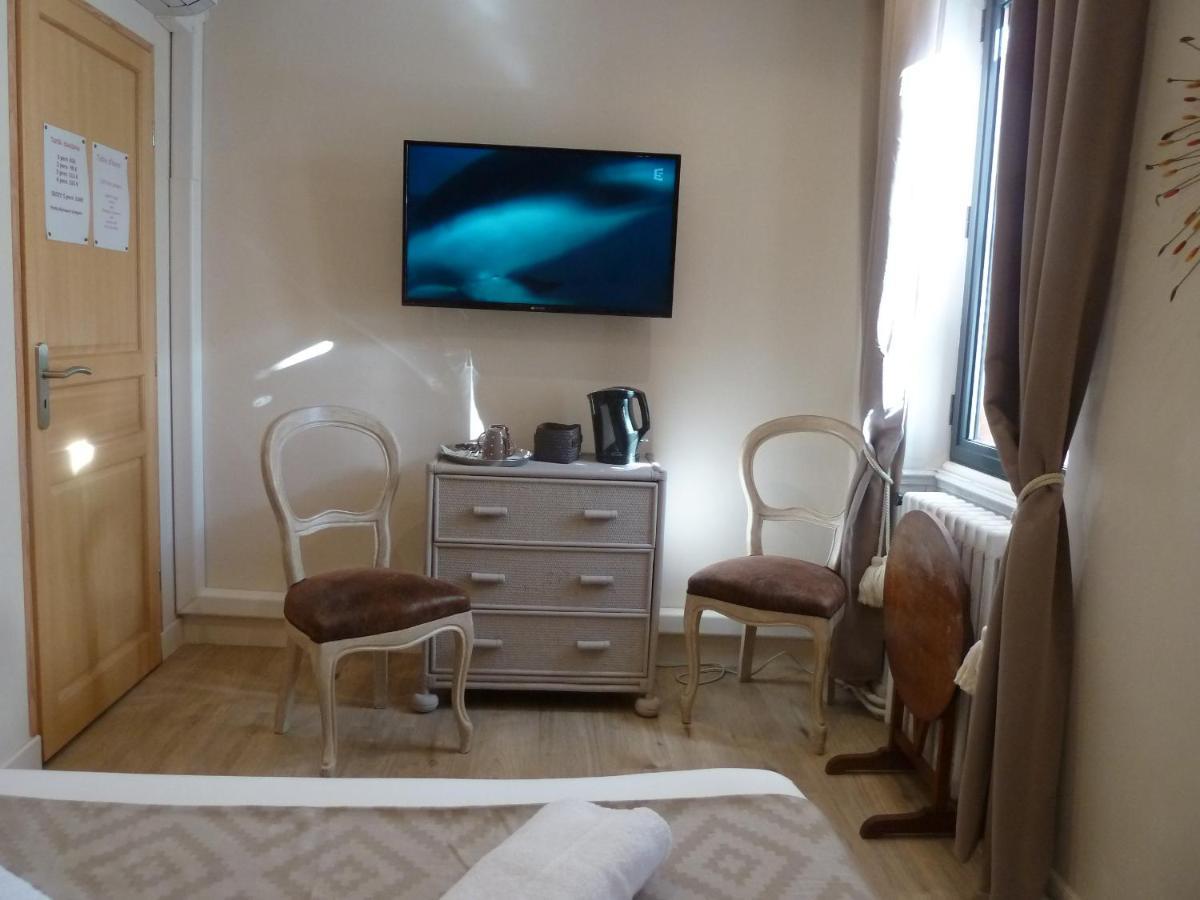 Chambre D'Hotes "Le Village" Villenouvelle Exteriör bild