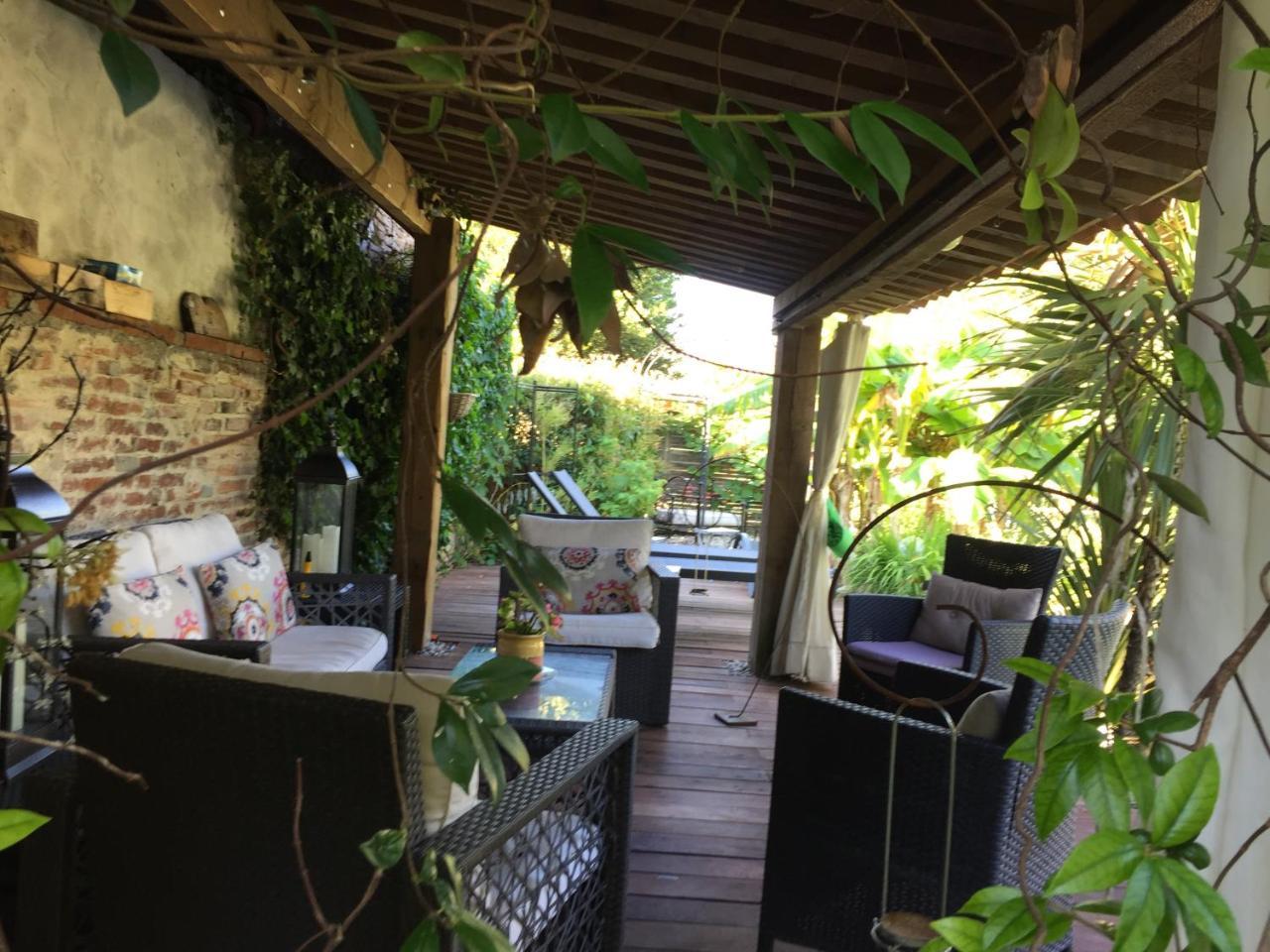 Chambre D'Hotes "Le Village" Villenouvelle Exteriör bild